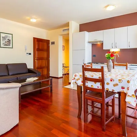 Yoyo Appartement *