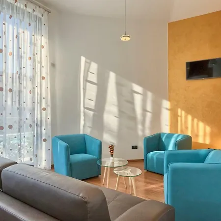 Yoyo Apartament *